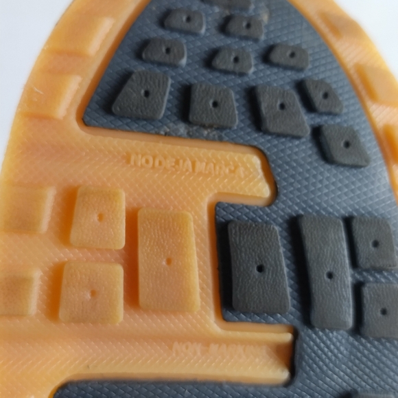 avia womens Size 8 Stella Running Shoes Work Out Gym Bubble Shell Gum Sole - Picture 10 of 13